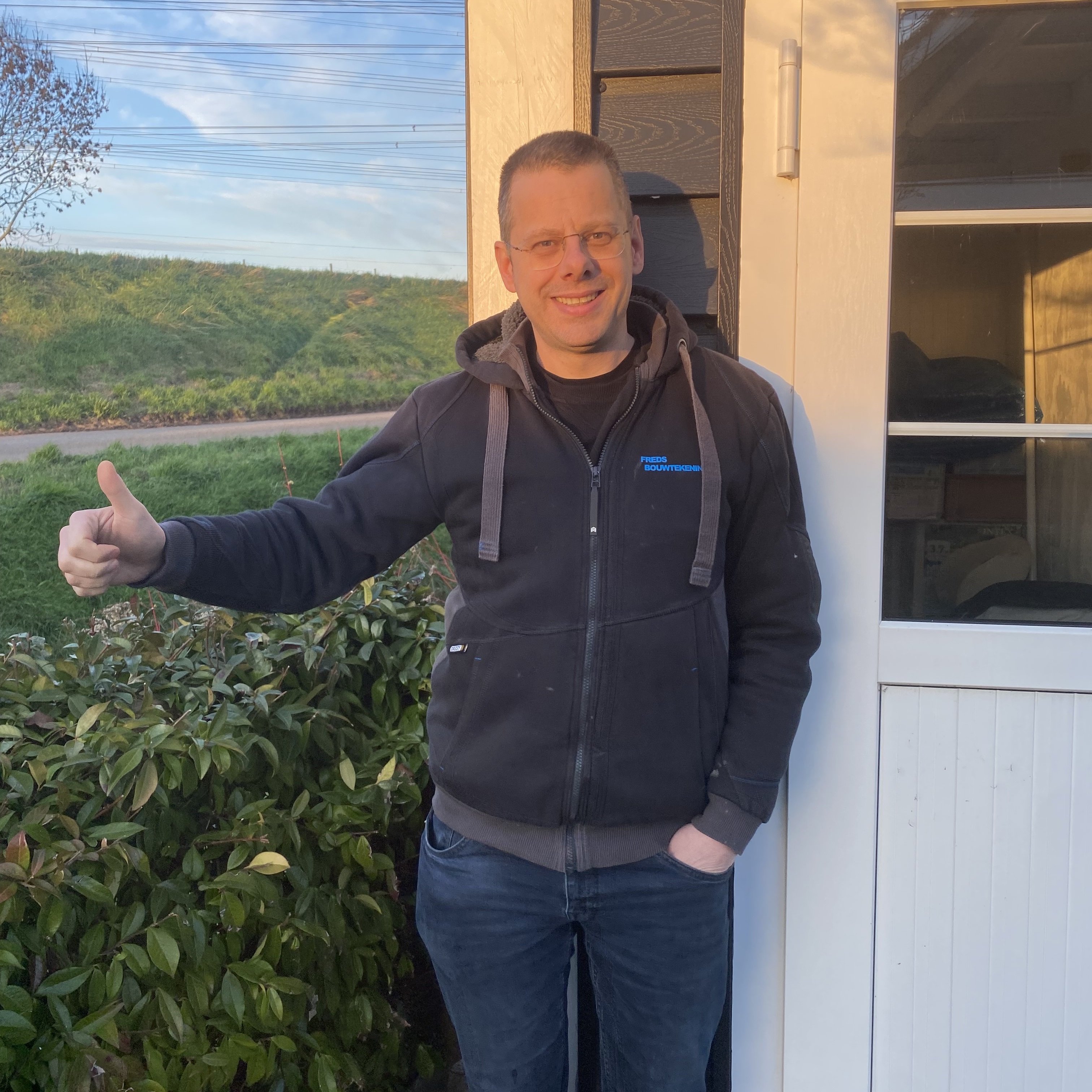 Huis na - mooi afgewerkt met zelfgemaakte meubels